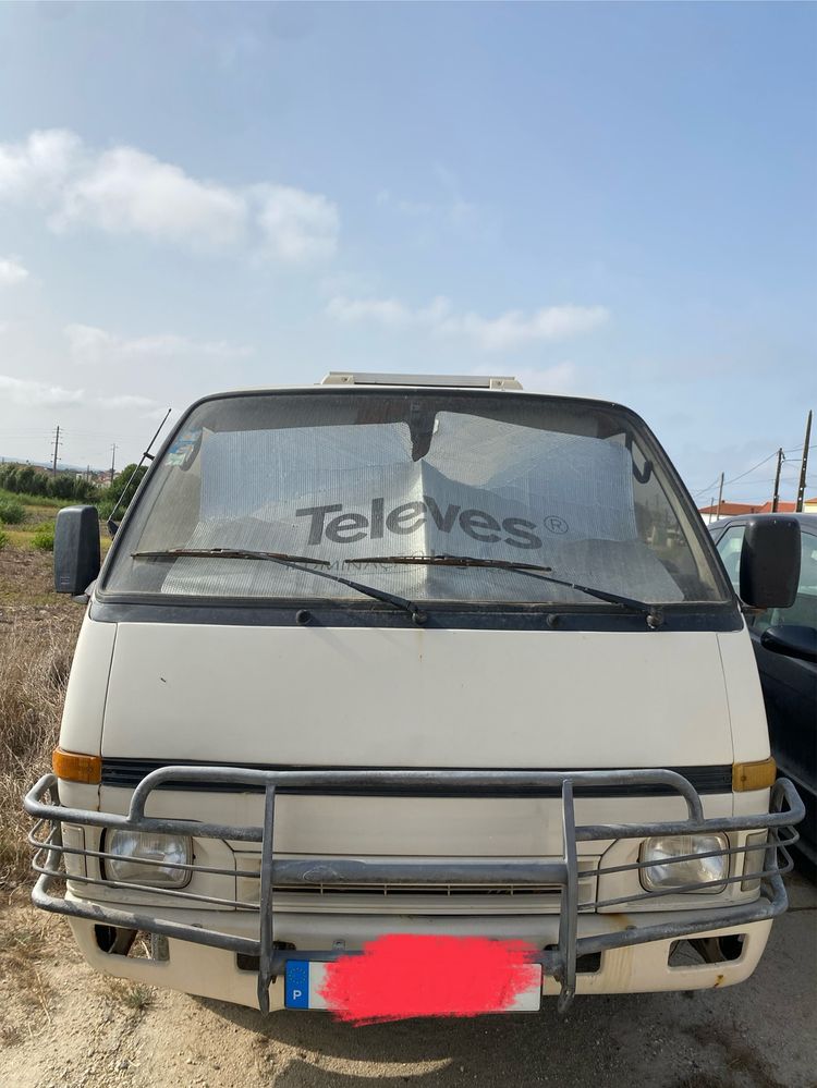 Isuzu Midi Mover 6 lugares – Projeto Campervan inacabado