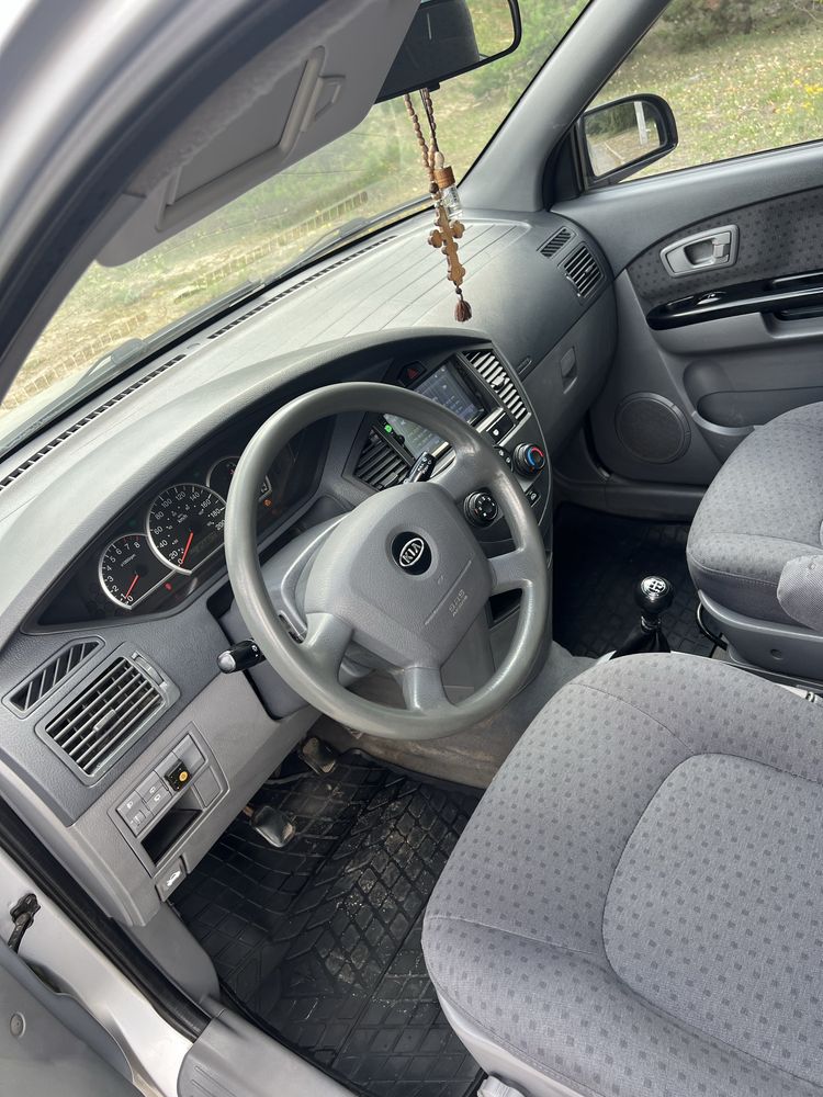 Продам Kia karens 2.0