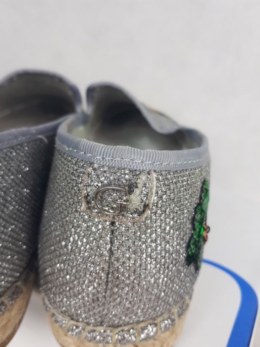 Espadryle srebrne GUESS mokasyny pólbuty 41