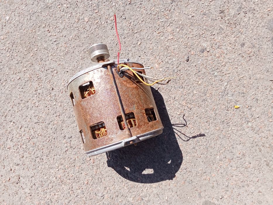 Продам електродвигатель стиральной машины ,,inbesit,,