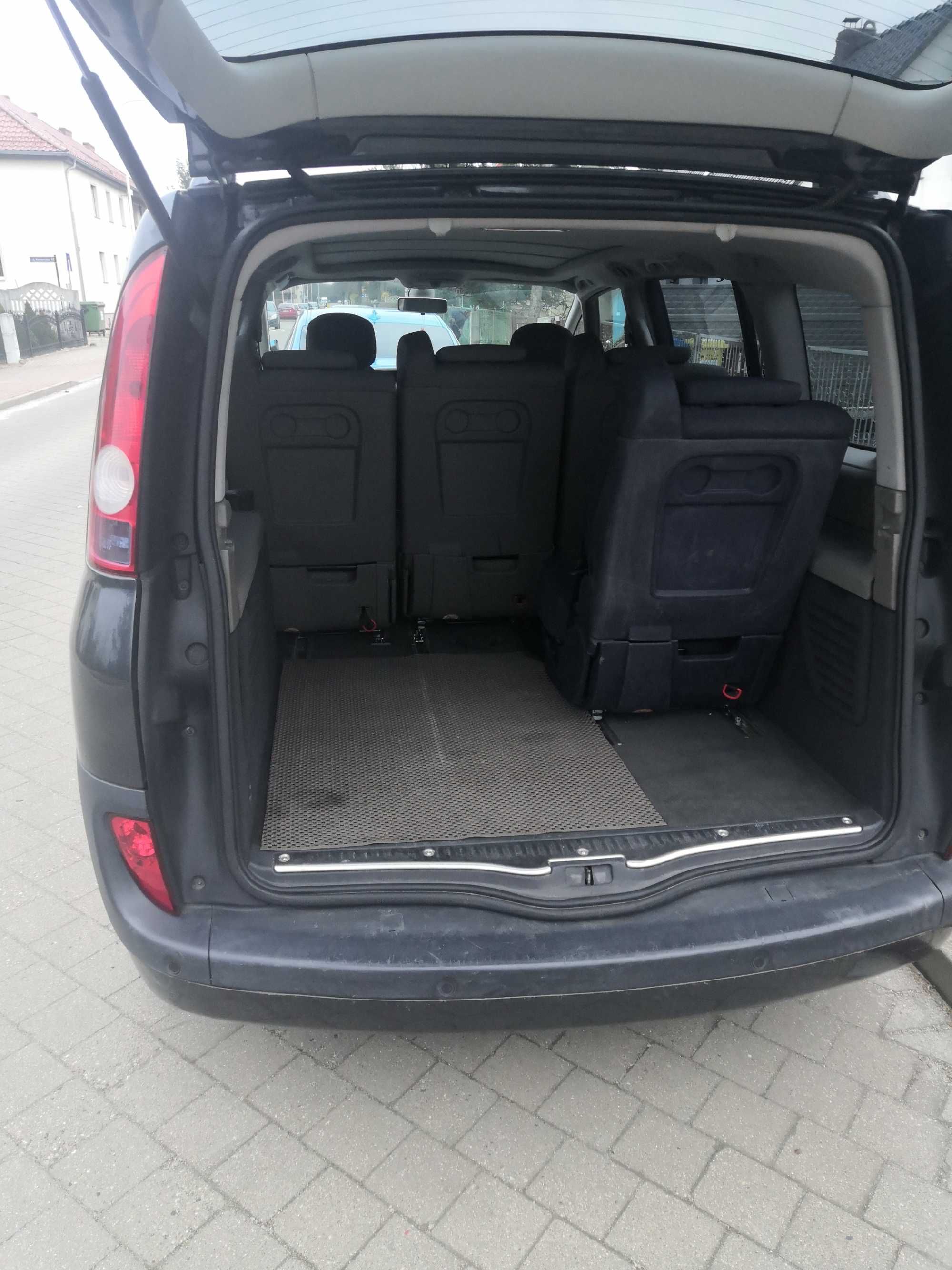 Sprzedam renault espace 4/siedmioosobowy