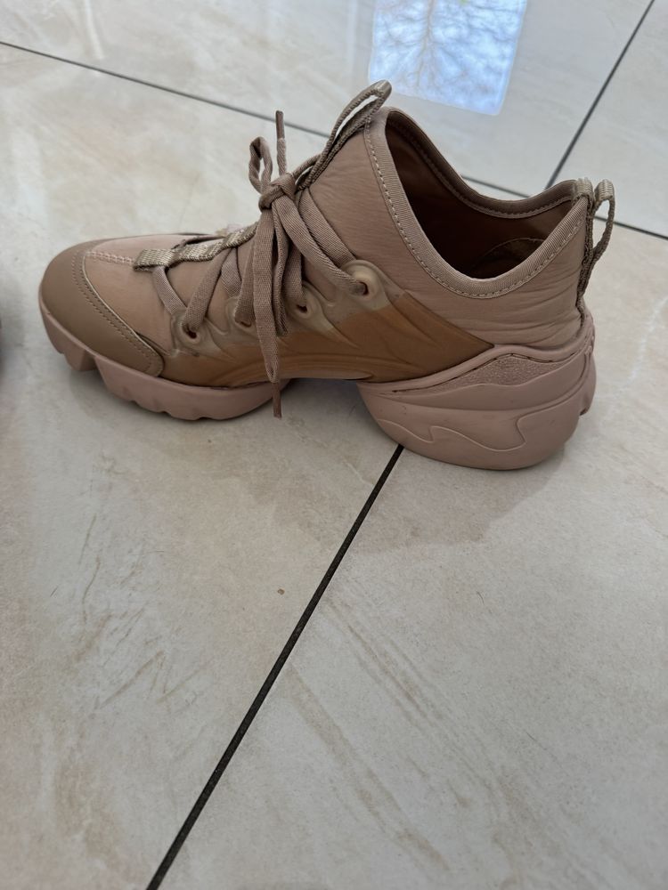 Dior Buty sportowe D-Connect sneakersy nude beżowe