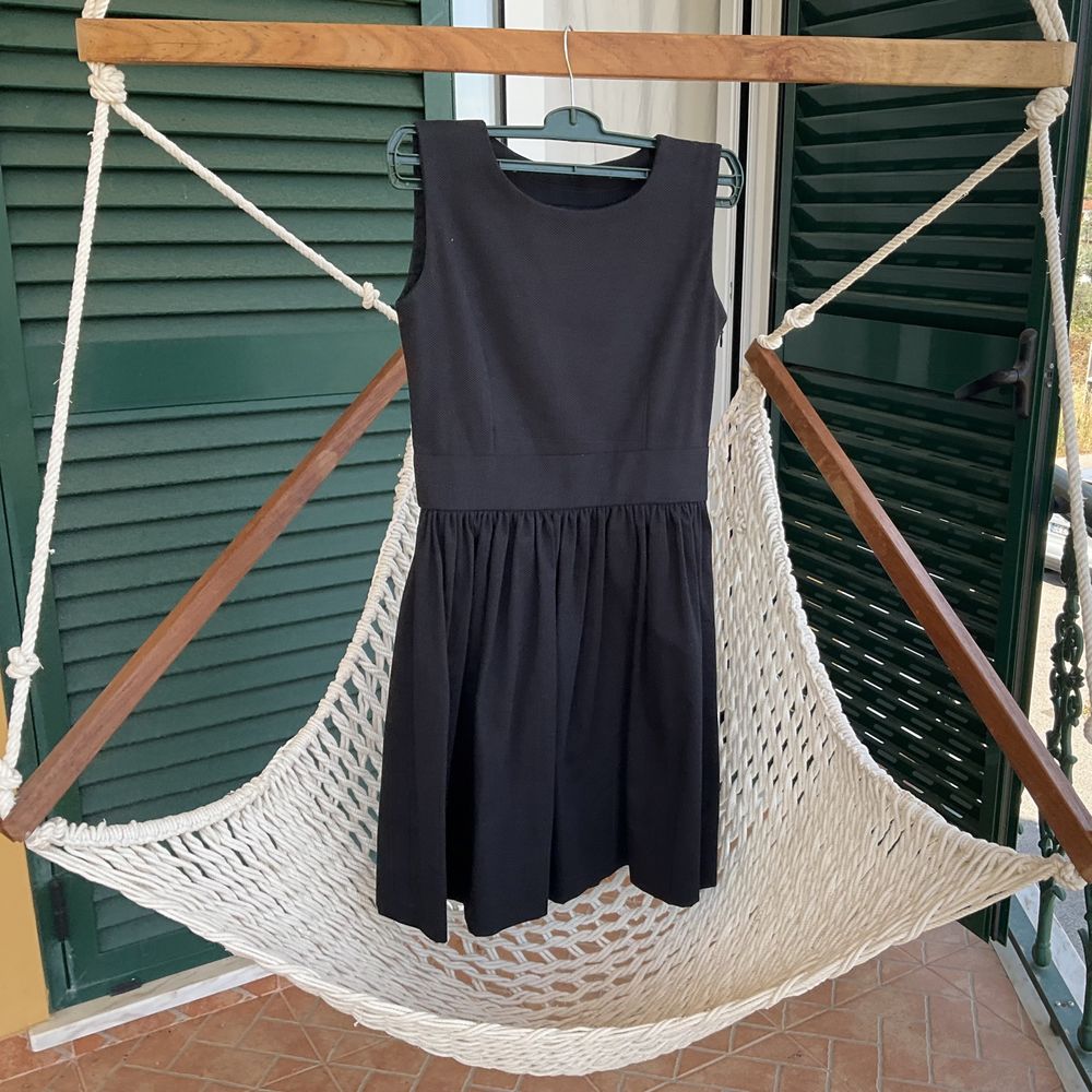 Vestido preto feito à medida (novo)