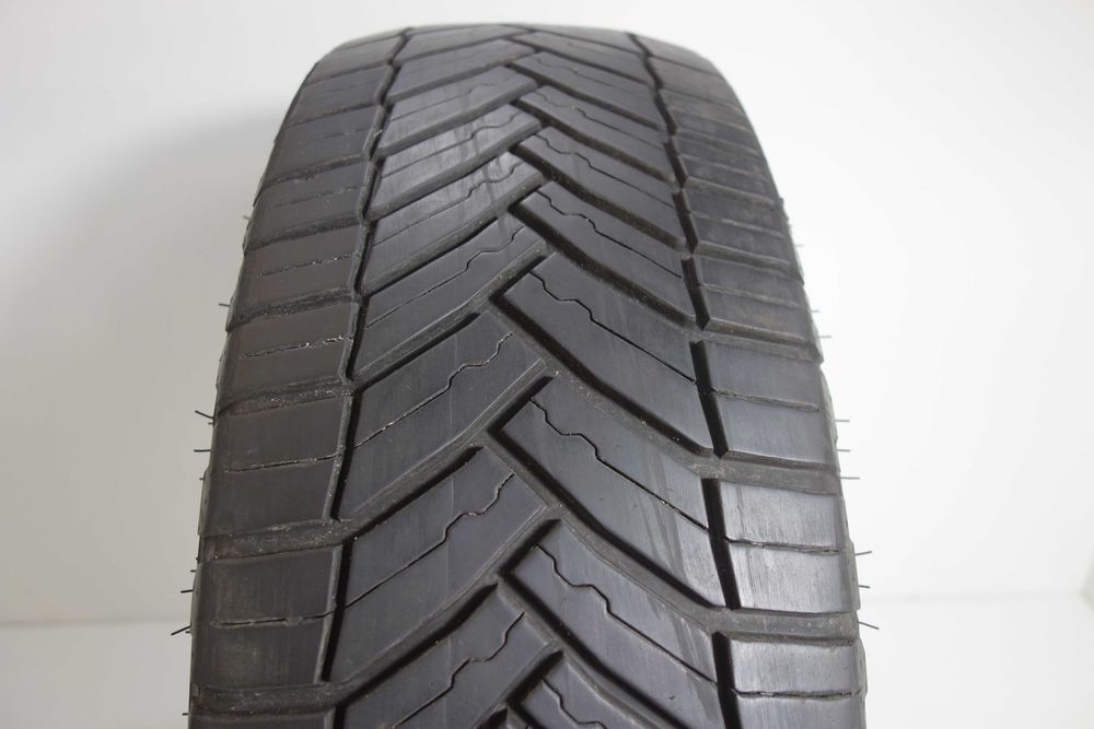 Opony całoroczne 215/60/17C - MICHELIN Agilis Cross Climate