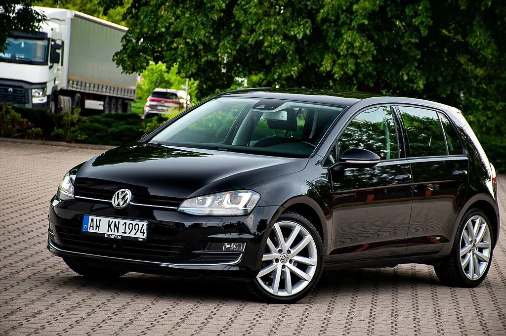 Volkswagen Golf HIGHLINE DSG Masaże LED BiXenon Navi Półskóra Radar Sam Parkuje UNIKAT