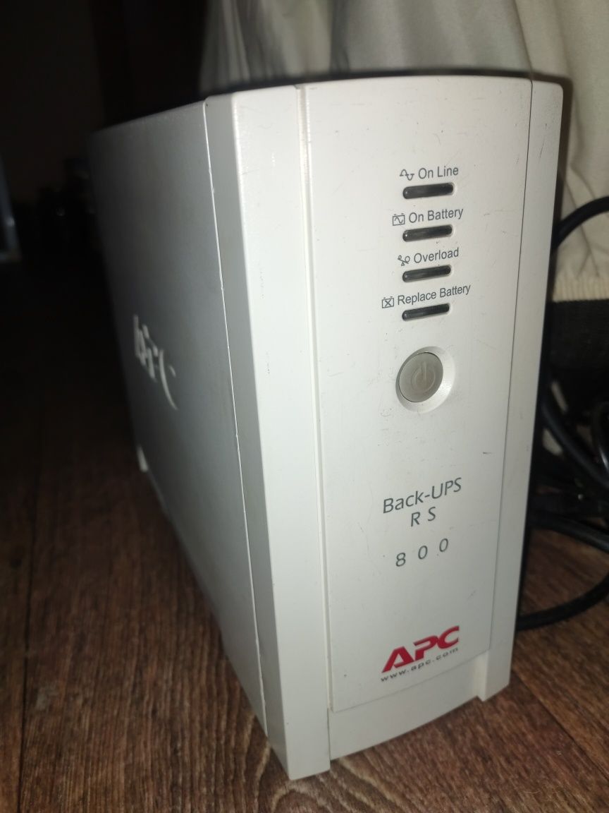 Бесперебойник UPS APC 800