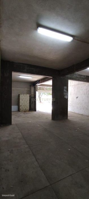 Investimento - Armazém arrendado nos Olivais para venda
