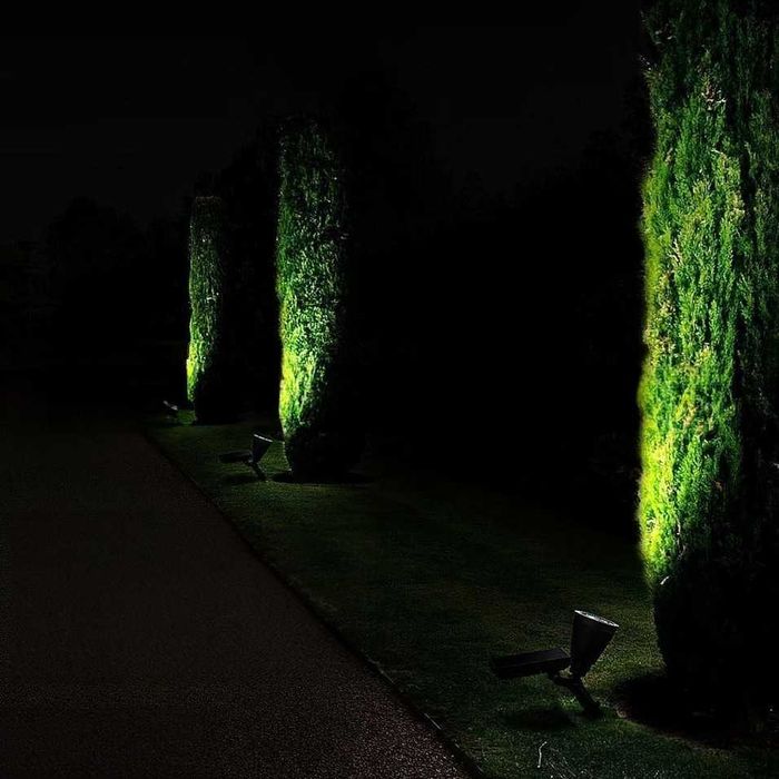 Lampa solarna LED RGB wbijana ogrodowa czujnik zmierzchu reflektor