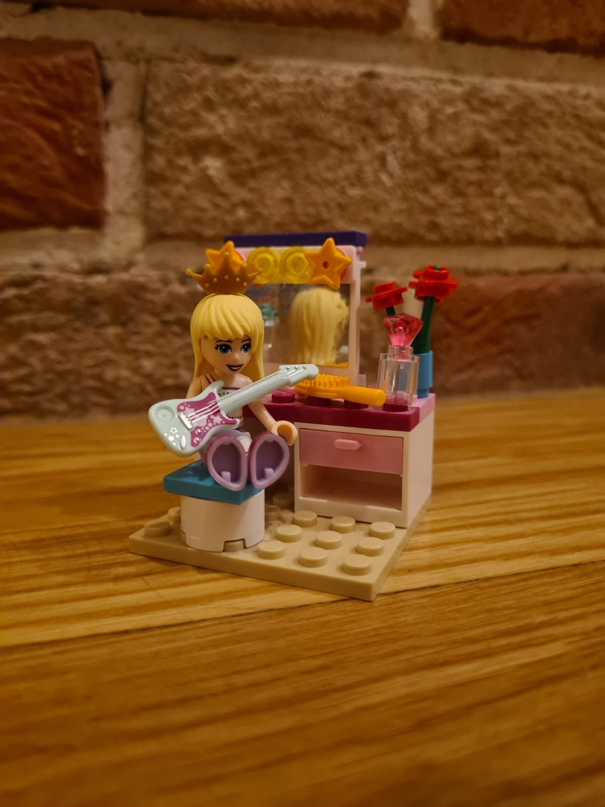 Zestaw LEGO FRIENDS 41004 - Scena prób z pudełkiem