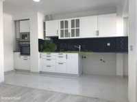 Apartamento T3, com varandas, Agualva