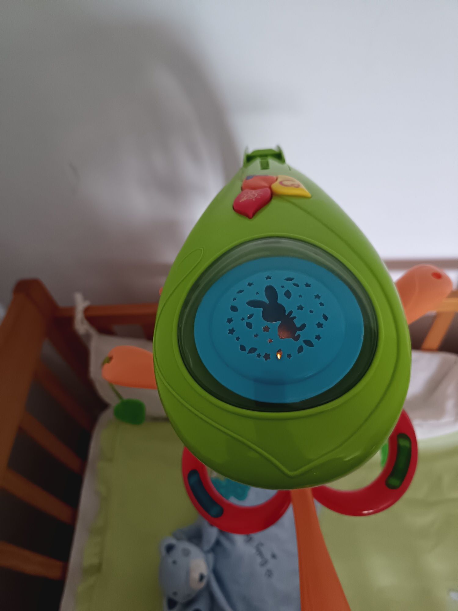Mobile Berço Chicco funciona bem