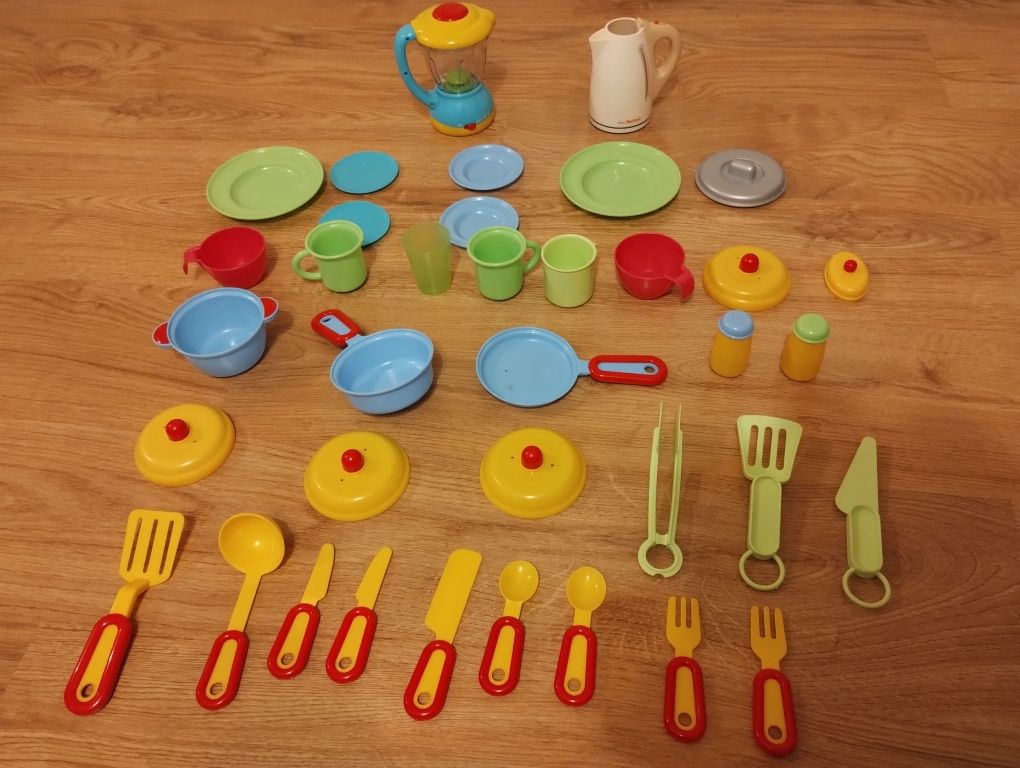 Zestaw zabawek do kuchni (naczynia i jedzenie)