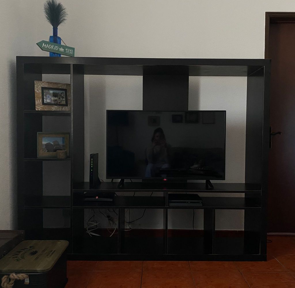 Móvel de Sala p/ TV (IKEA)