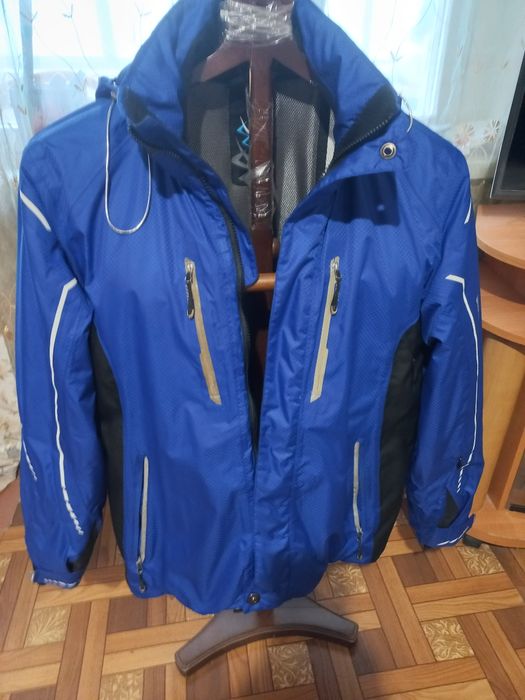 Продам куртку горнолыжную.
