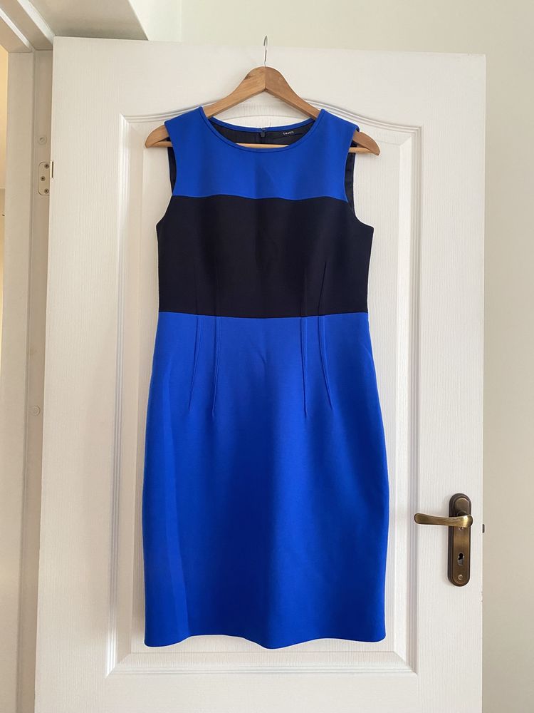 Czarna niebieska sukienka Tahari midi ołówkowa elegancka biurowa