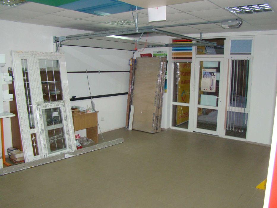 Продаю приміщення магазину на Херсонському шосе