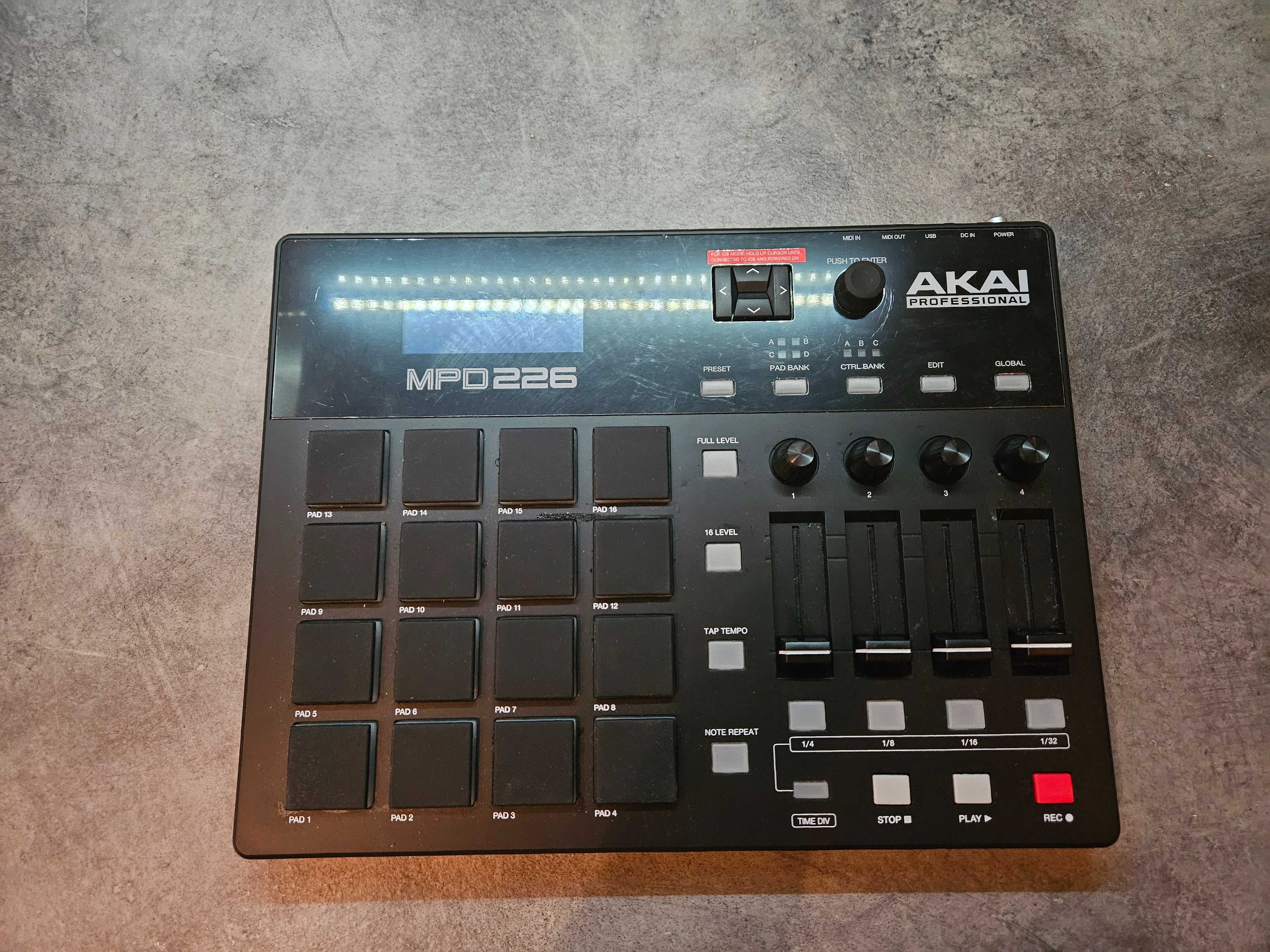 AKAI MPC MPD226 używana raz