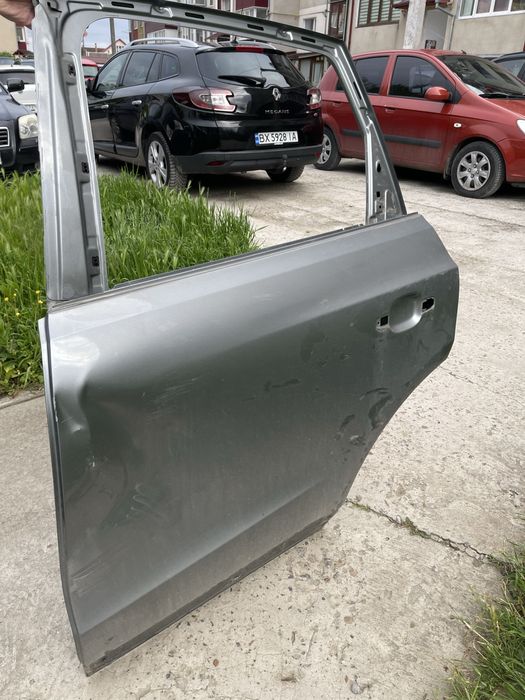 Дверка ліва пасажирська Audi Q5