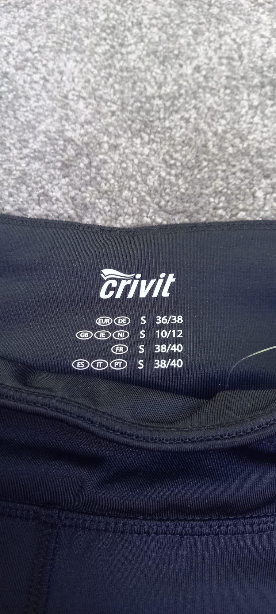 Nowe legginsy 3/4 Crivit czarno-szare