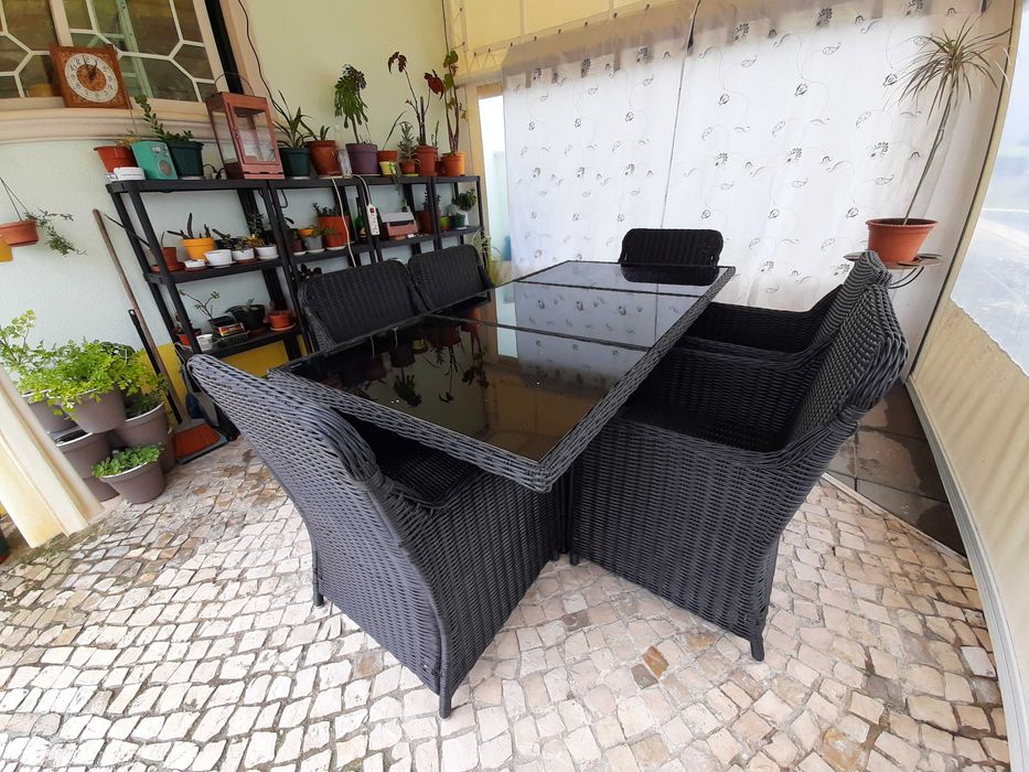 Conjunto para Jardim Como Novo, Mesa e 6 cadeiras