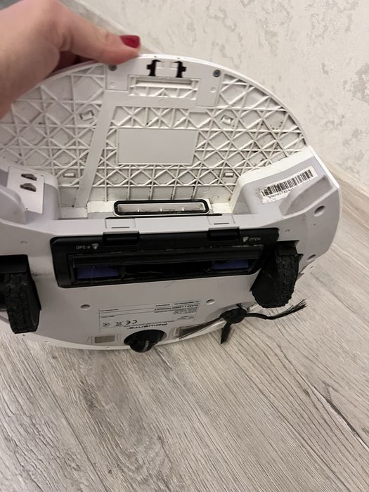 Робот пилосос Rowenta serie 75 S ( на запчастини)