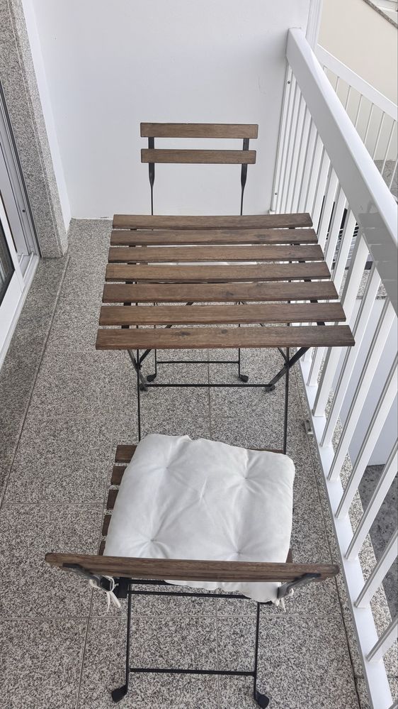 Mesa com duas cadeiras Ikea Tarno