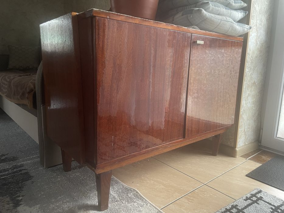 Віддам тумбочку безкоштовно