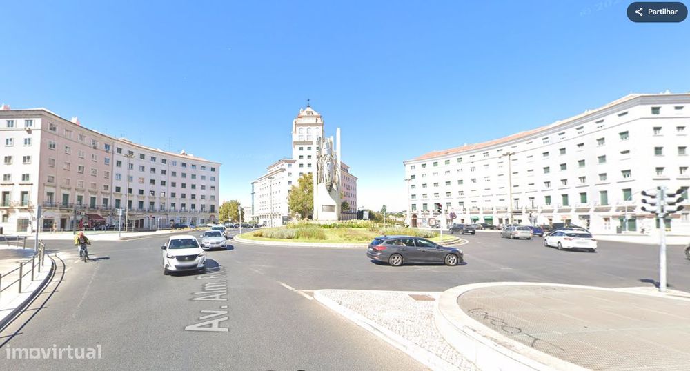Excelente Apartamento de 4 assoalhadas, sito entre a Alameda e Areeiro