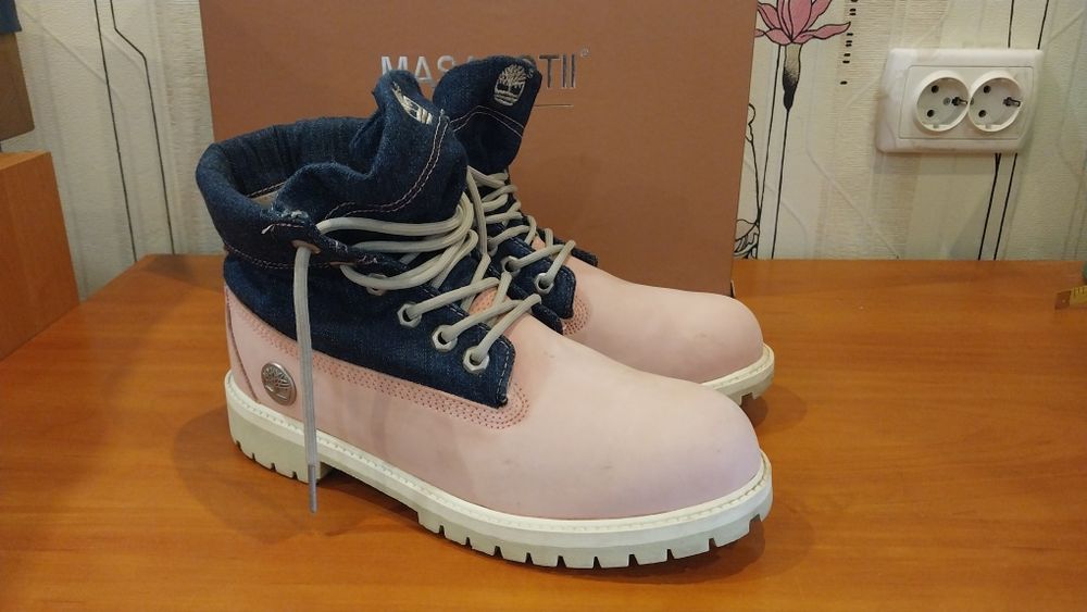 Продам женские кожаные осенние ботинки  Timberland. ОРИГИНАЛ