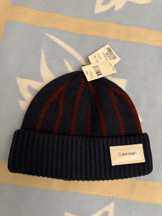 Продам шикарну оригінальну шапку Calvin Klein.Дороге виконання.