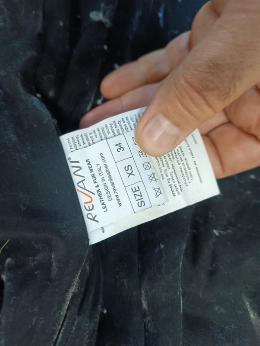 Продам женскую кожанную куртку