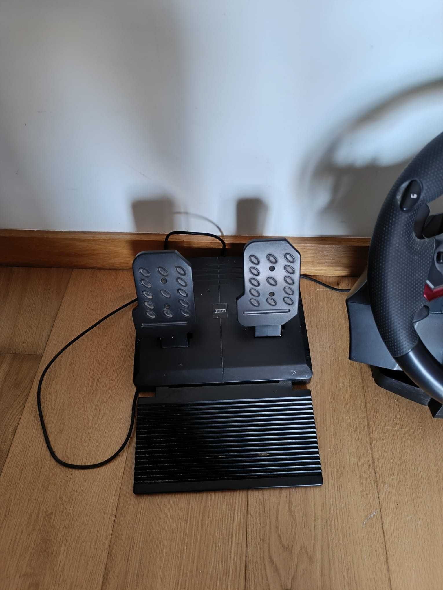 Ps4 com comando + Volante Hori Ps4/Pc Bluetooth