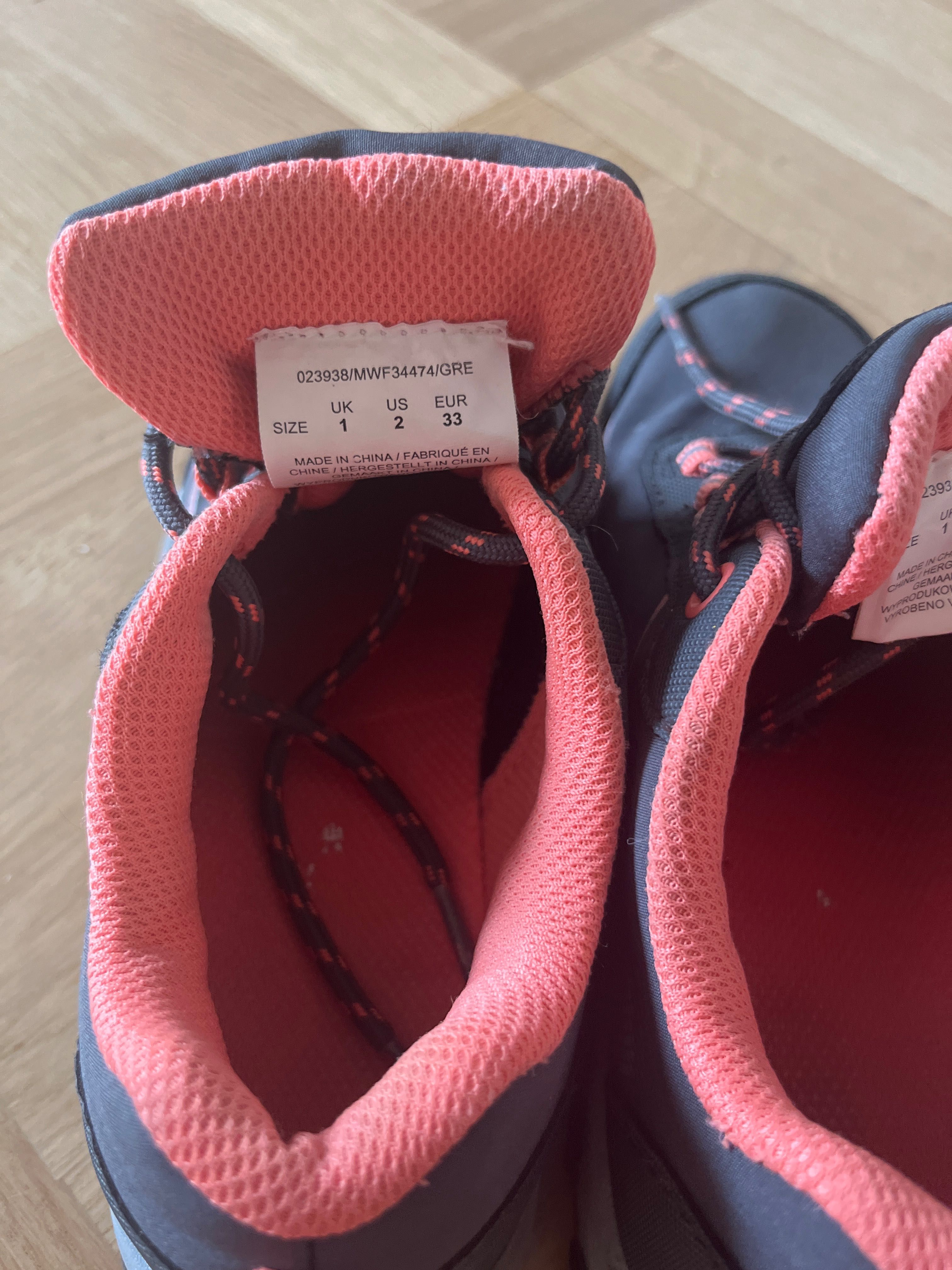 Buty wiązane na sznurówki