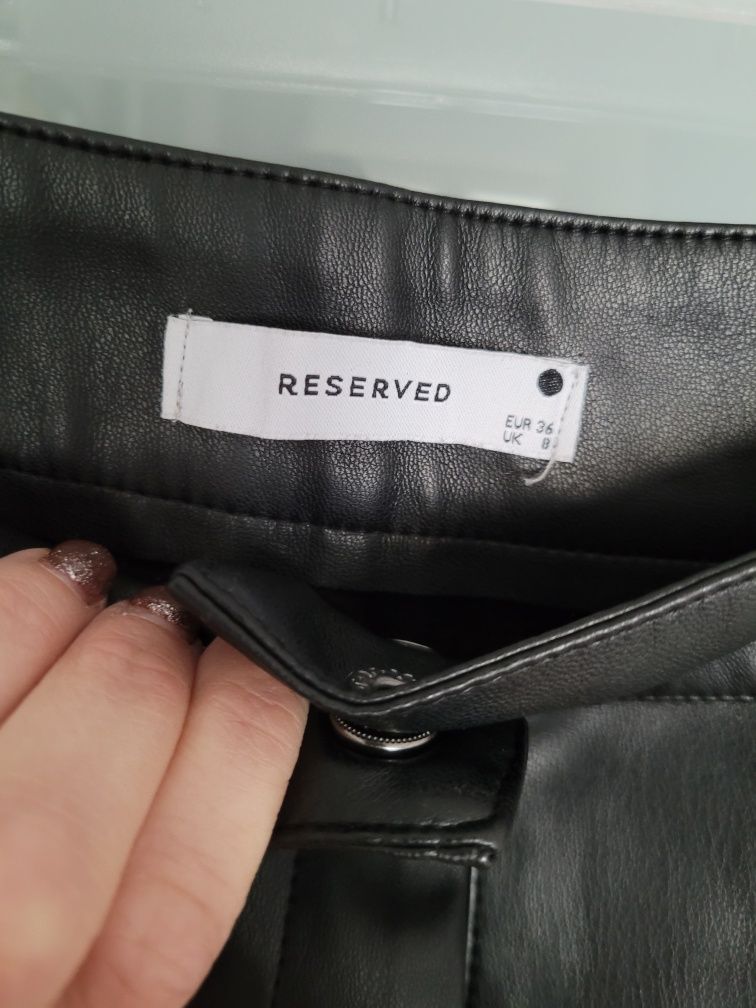 Chino ekoskóra S Reserved