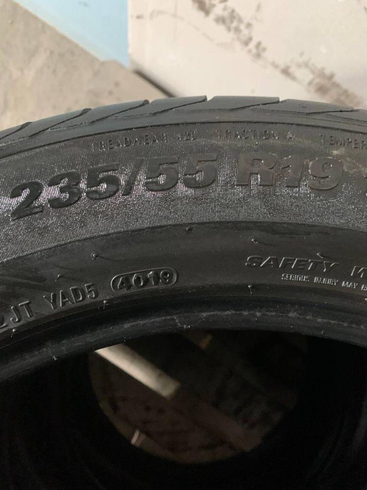 Продам комплект летних шин kumho 235/55/19