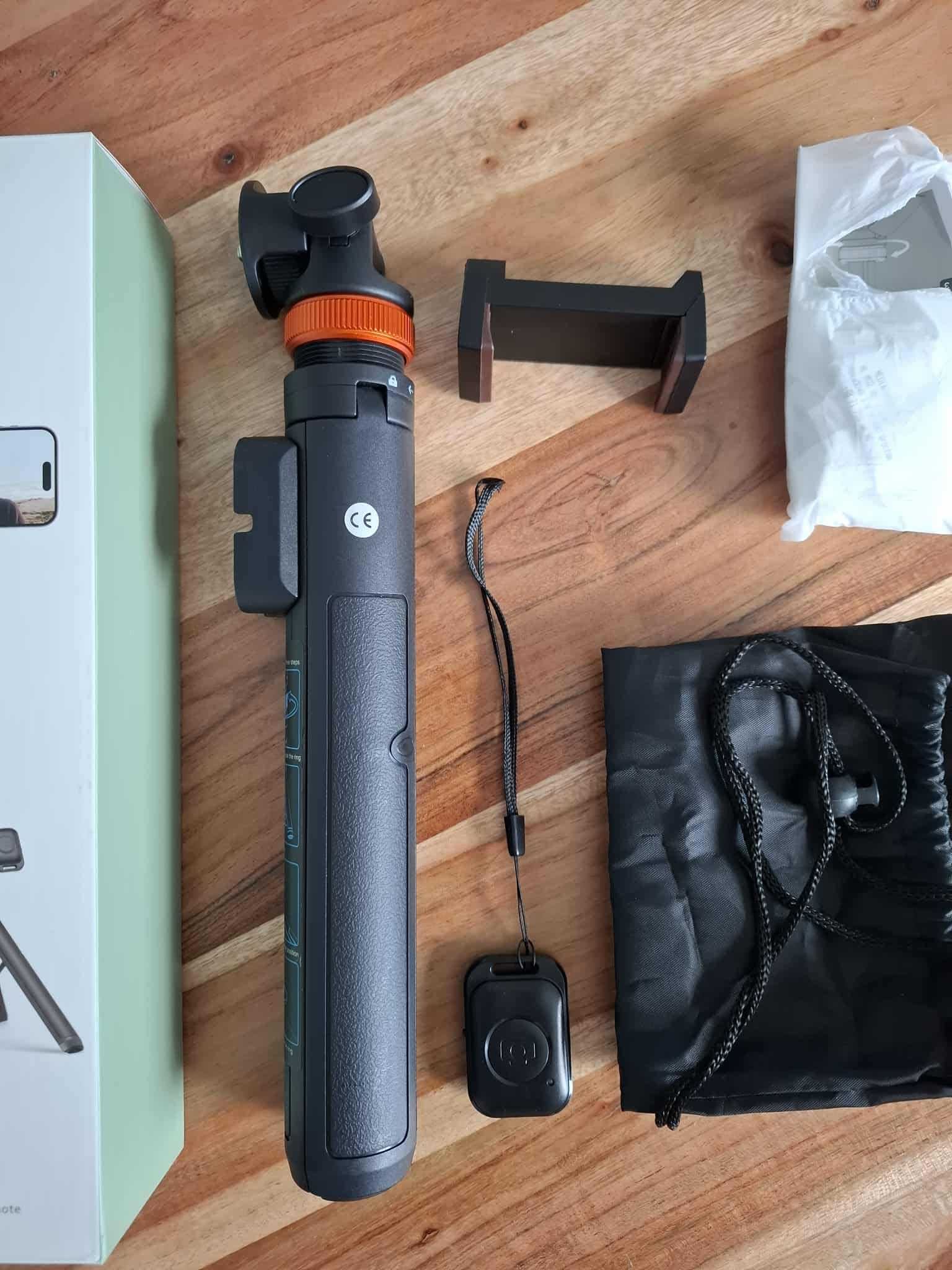 Uchwyt selfie TECH-PROTECT L03S Bluetooth Tripod Czarny