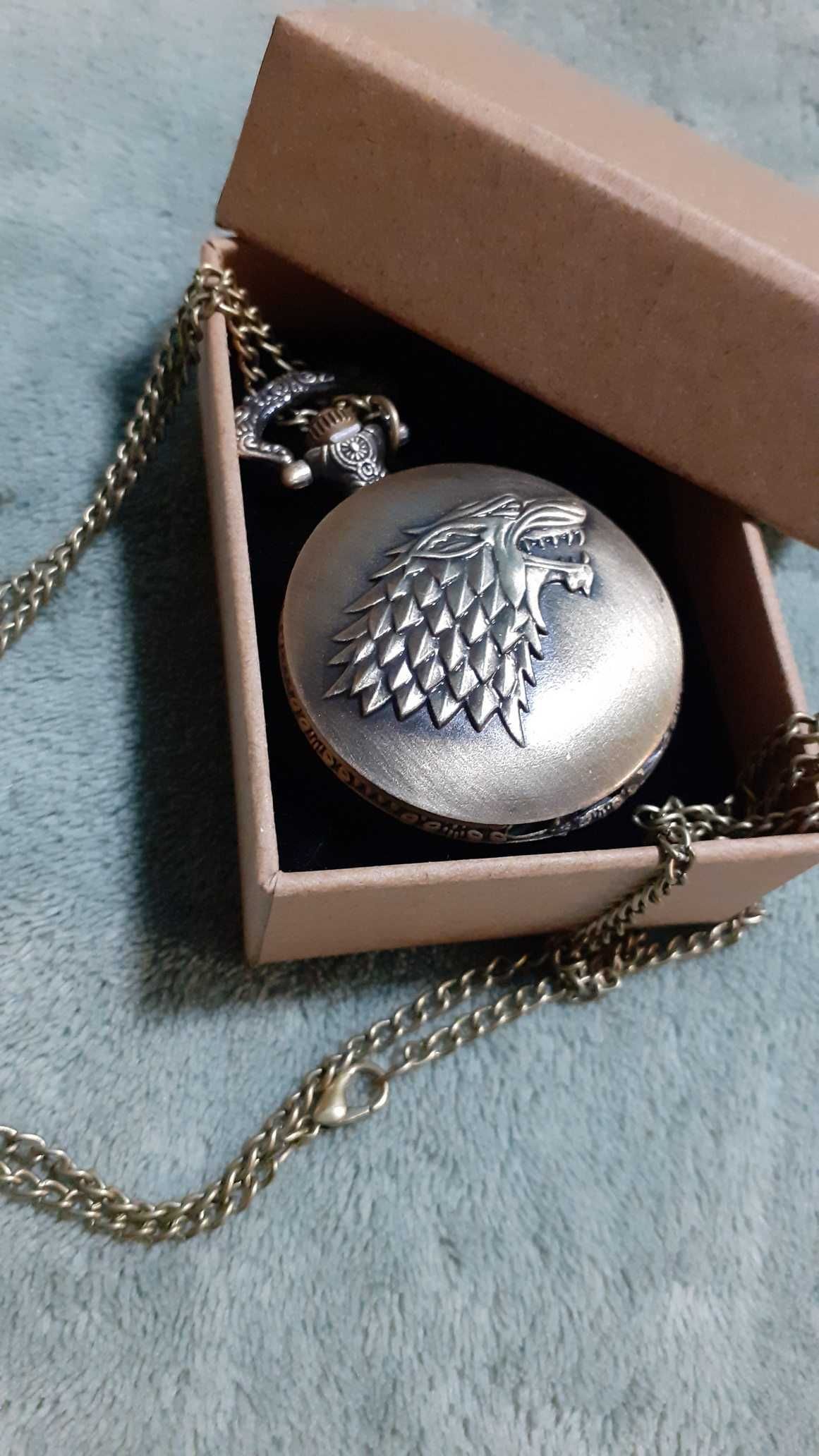 Relógio Game of thrones lobo house stark com corrente NOVO com caixa