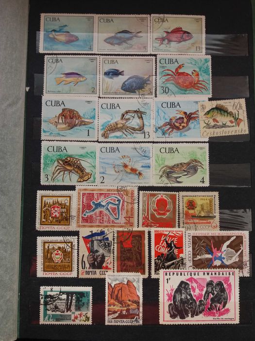 Альбом марок разной тематики.