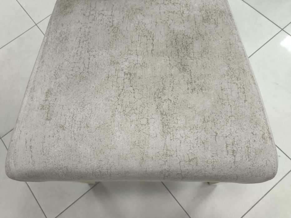 Стул деревянный новый