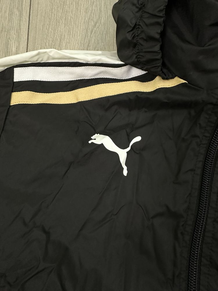 Куртка вітровка від Puma