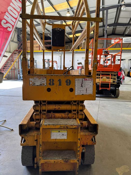 Plataforma Elevatória elétrica (usada) Optimum 8