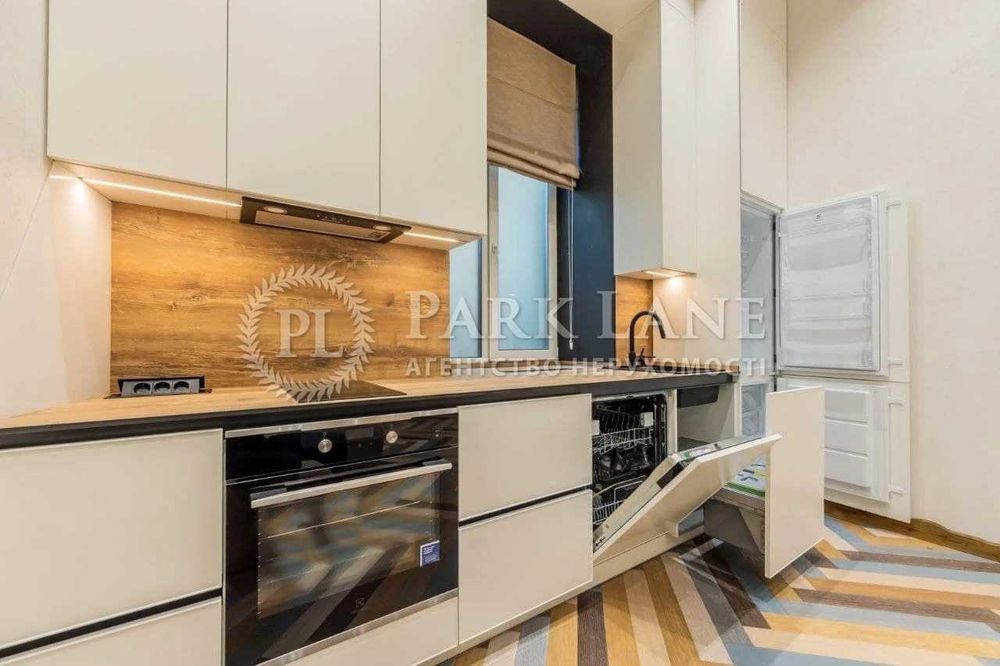 Продаж 2 к кв з ремонтом Михайлівська Костьольна Софіївська Хрещатик