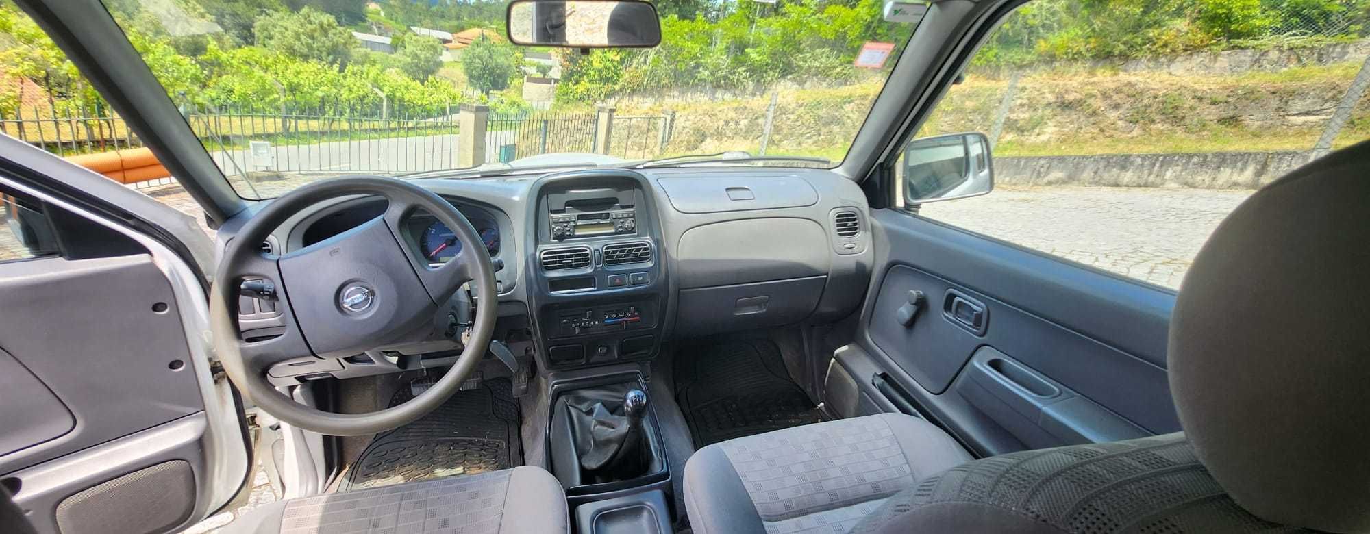 Nissan 2.5DI Muito bom estado