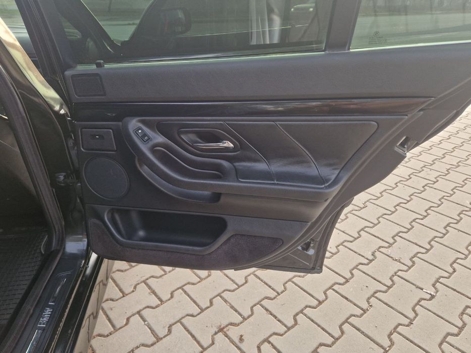 Бмв е38 740d 2001