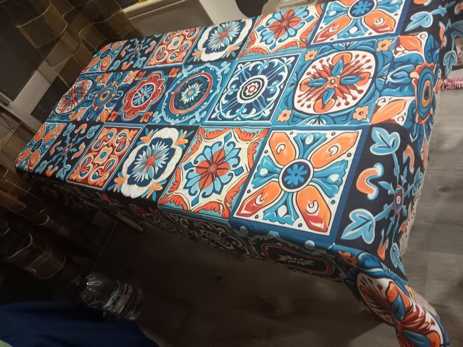 Mesa de vidro com cadeiras