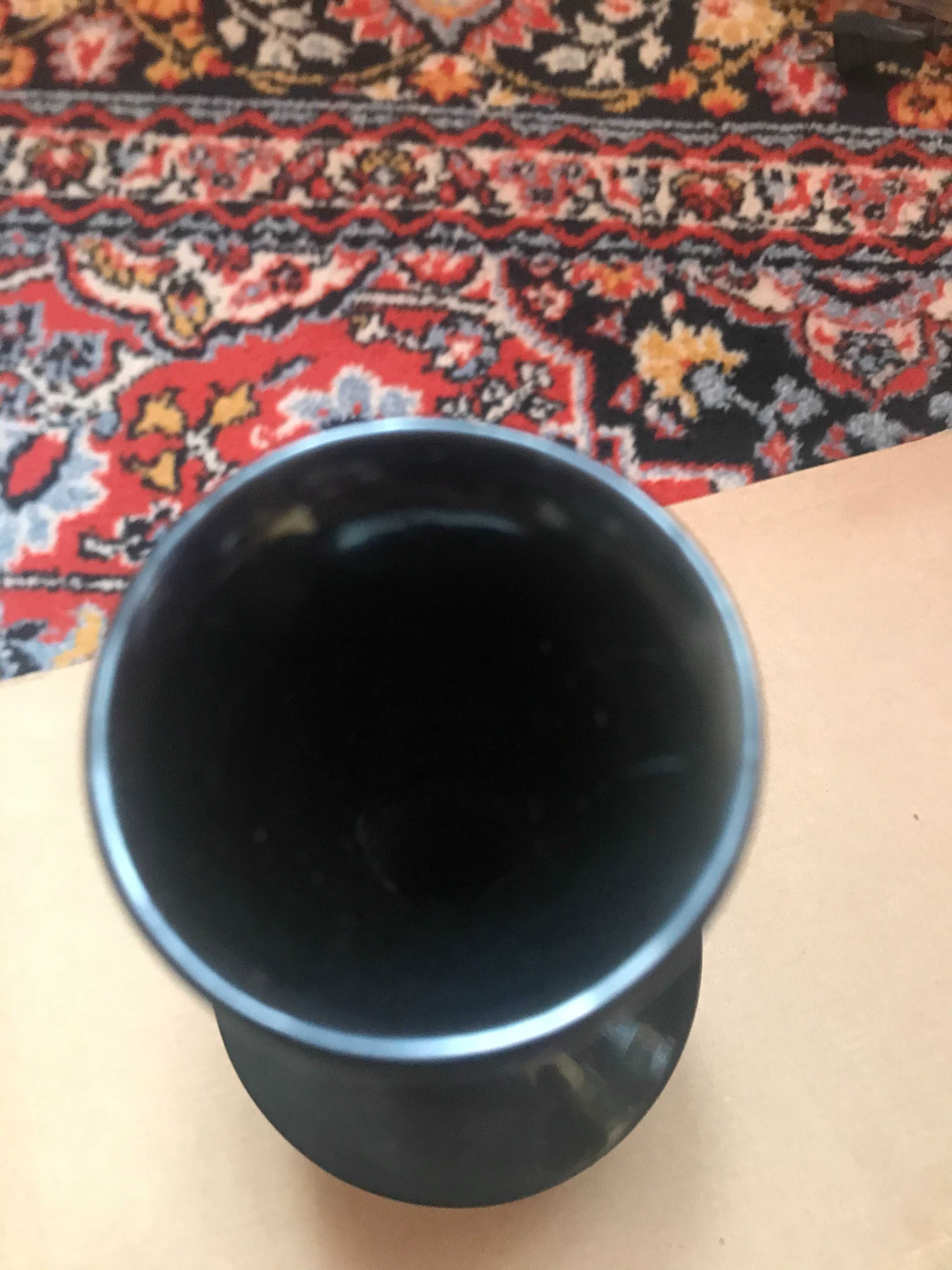 Ваза небольшая из Вьетнама черного цвета из  дерева