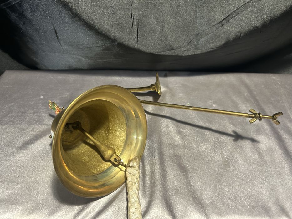 Mosiężny Dzwon Ścienny – Zdobienie ze Zwierzętami – Piękne Brzmienie