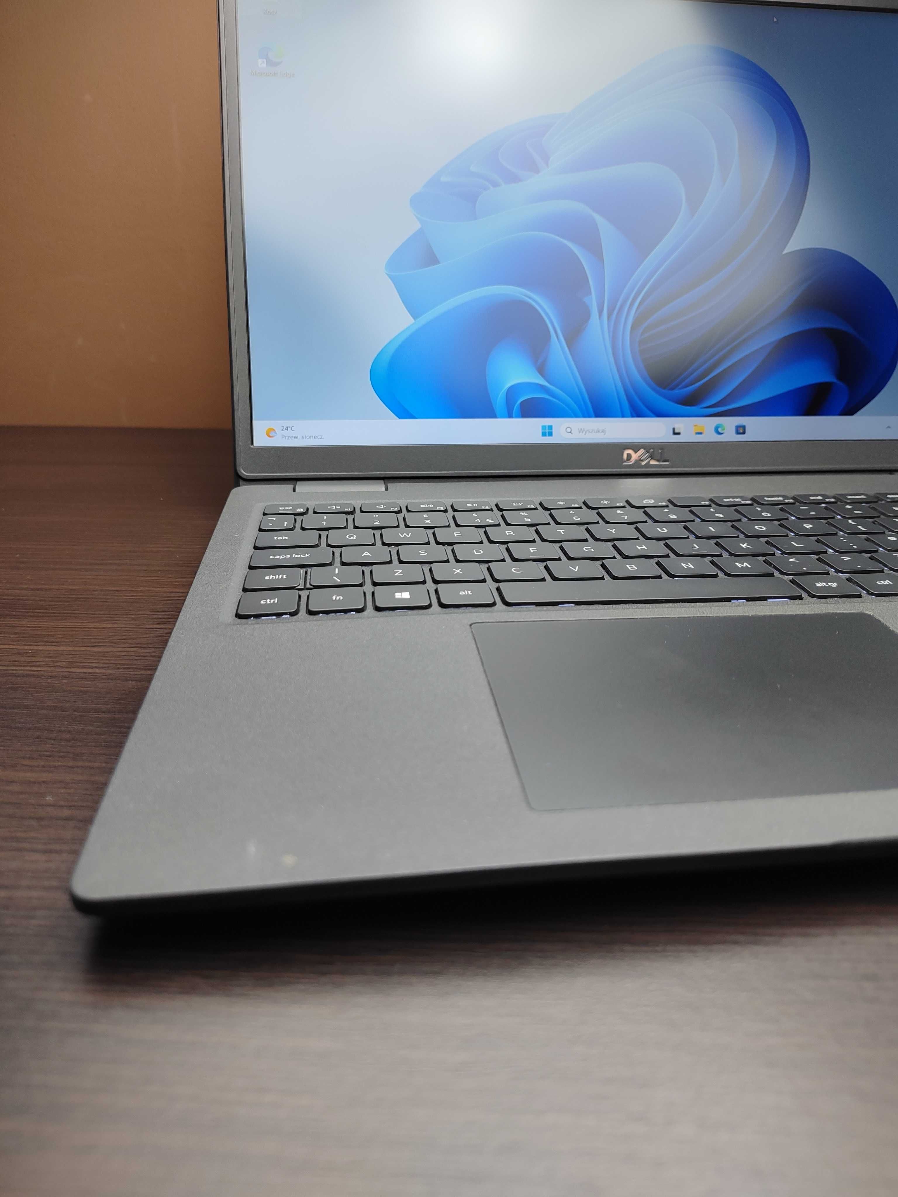 LAPTOP | Dell Latitude 3520 | 15,6" FHD | i5-11GEN | 32GB RAM | 512SSD