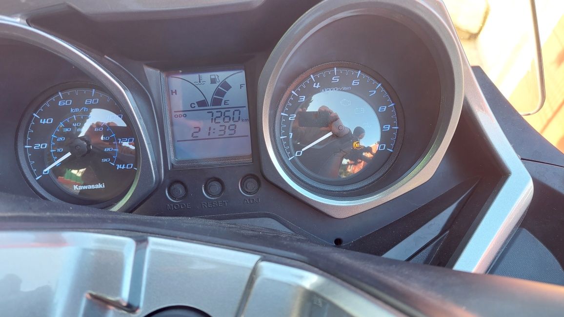 Vendo Kawasaki J125 como nova