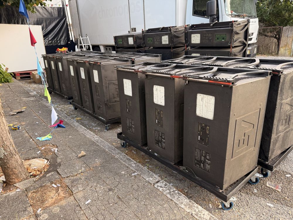 Line array electrovoice xlc